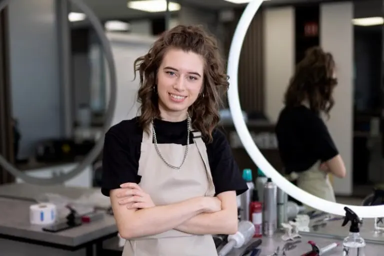 5 Credit Lines for Beauty Salon Owners Too Busy for Applications